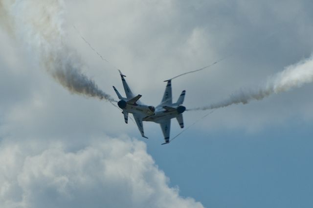 Lockheed F-16 Fighting Falcon (92-3890)