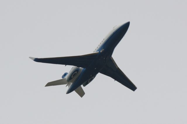 Dassault Falcon 2000 (N37MD) - Dassault Falcon 2000 (N37MD) departs Sarasota-Bradenton International Airport