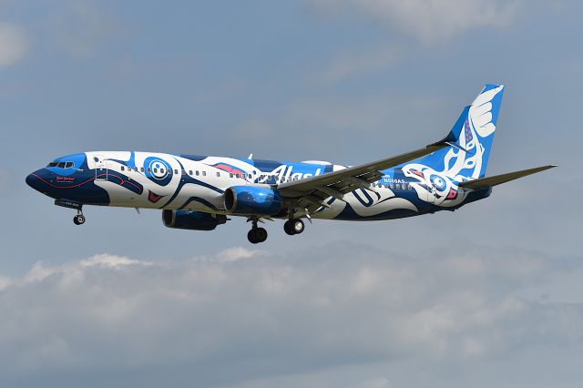 Boeing 737-800 (N559AS) - Arriving 5-L 08-08-24