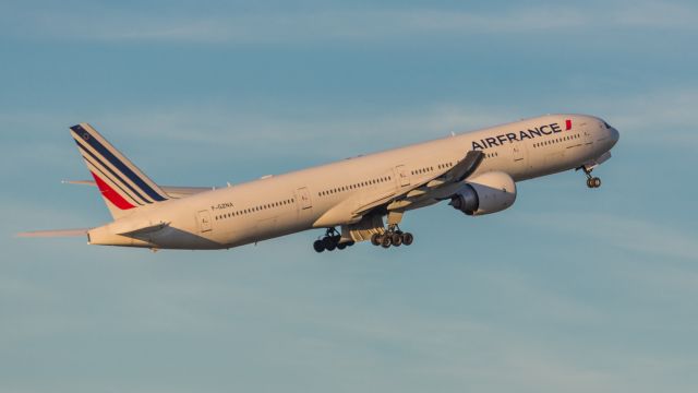 BOEING 777-300 (F-GZNA) - F-GZNA (cn 35297/671) "Air France 639 Heavy" Boeing 777-328/ER