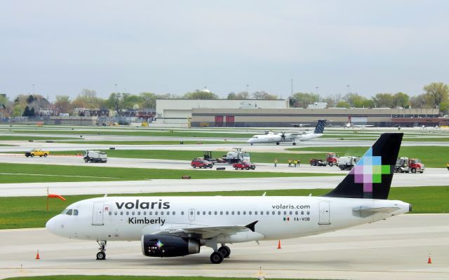 Airbus A318 — - Chicago Midway 6/5/14