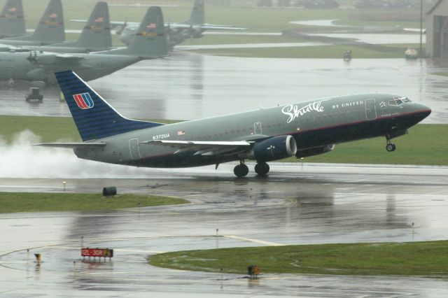 BOEING 737-300 (N372UA)