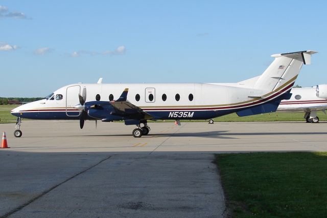 Beechcraft 1900 (N535M)