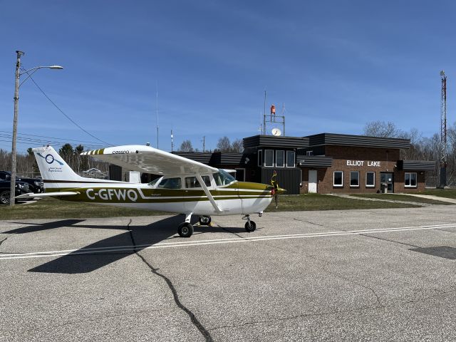 Cessna Skyhawk (C-GFWQ) - C-GFWQ sitting in front of the terminal building after a flight from CYOS