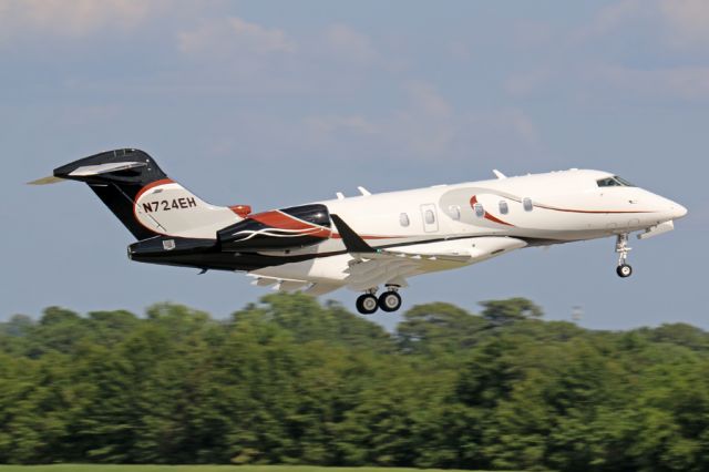 Canadair Challenger 350 (N724EH) - First photo of the new aircraft for HOLM LEASING LLC.