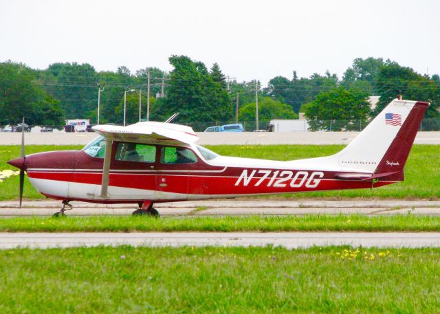 Cessna Skyhawk (N7120G) - At Oshkosh. 1969 Cessna 172K Skyhawk