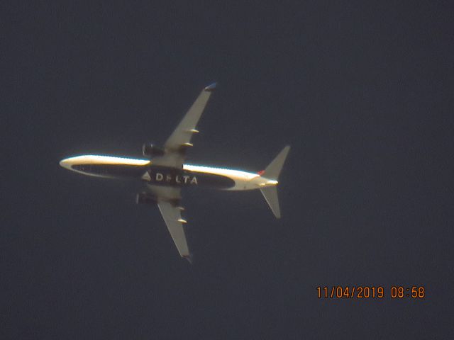 Boeing 737-900 (N843DN)