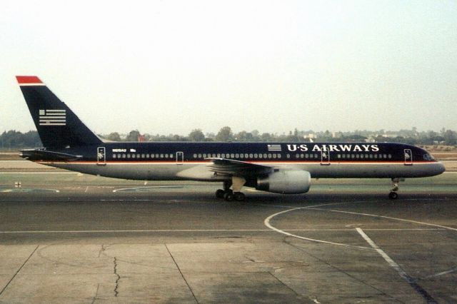 Boeing 757-200 (N619AU) - Seen here on 28-Oct-01.  Reregistered N932UW 27-Oct-06 then N907FD and C-FMFG for   Morningstar Air Express.