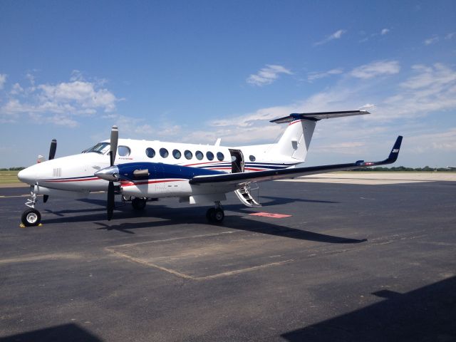 Beechcraft Super King Air 300 (N878CT) - KDTO