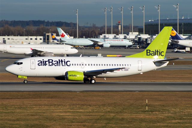 BOEING 737-300 (YL-BBR) - Boeing 737-31S, Air Baltic, YL-BBR, EDDM, München-Franz Josef Strauss Airport, 24.Jan.2018