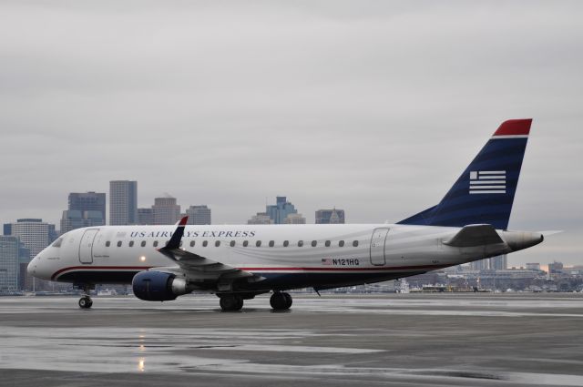 Embraer ERJ-190 (N121HQ)