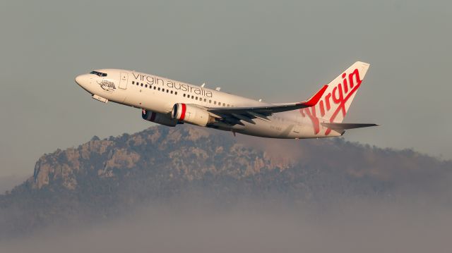 Boeing 737-700 (VH-VBZ)