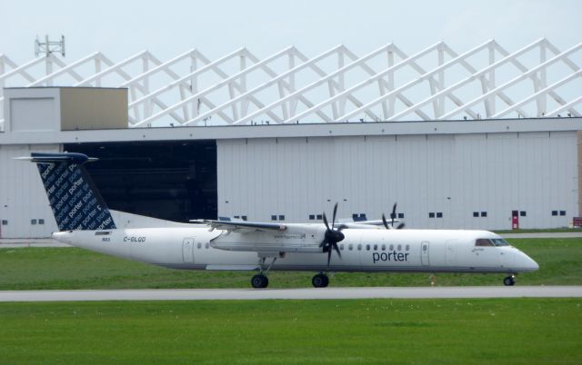 de Havilland Dash 8-400 (C-GLQD) - Shown here taxiing is a Porter Air de Havilland Dash 8-400 twin turboprop in the Spring of 2017.