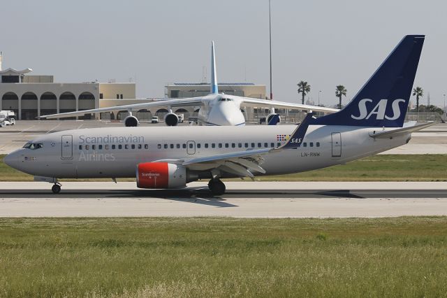 Boeing 737-700 (LN-RNW)