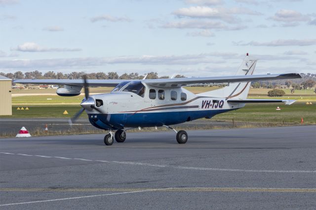 Cessna P210 Pressurized Centurion (VH-TJQ) - Horsham Aviation Services (VH-TJQ) Cessna P210R Centurion at Wagga Wagga Airport