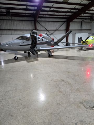 Cirrus Vision SF50 (N130WM)