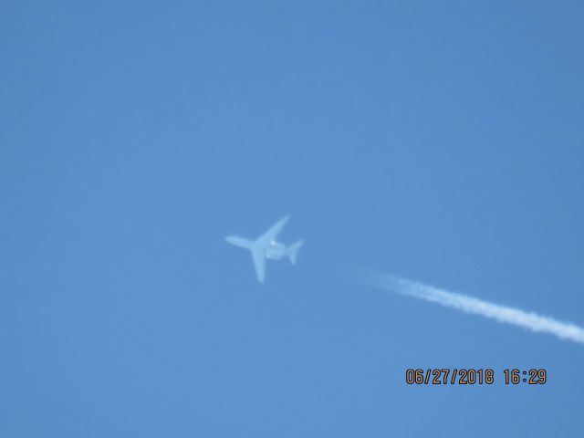 Canadair Challenger 350 (N352VJ)