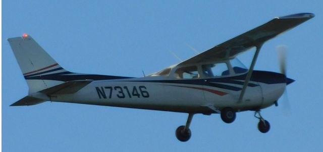 Cessna Skyhawk (N73146) - N73146 near CVO on 29th January 2019.