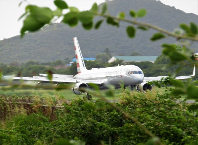 Boeing 757-200 (N176AA)