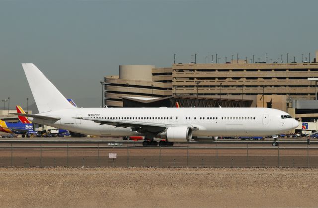 BOEING 767-300 (N362UP)