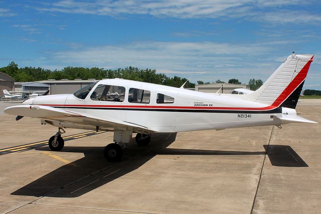 Piper Cherokee (N21341) - Griffing Flying Service