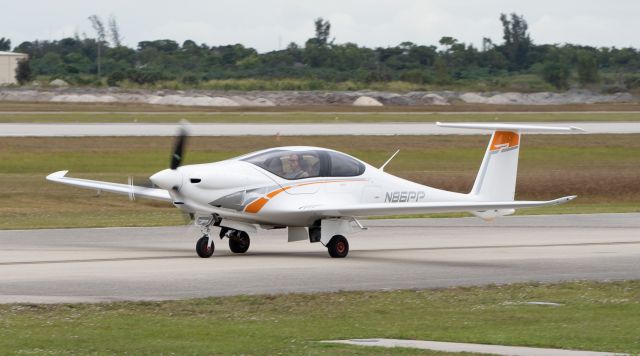 PIPISTREL Panthera (N86PP) - Taxing to runway 5