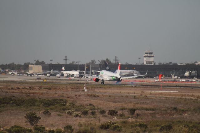 Airbus A320 (XA-VIB) - FINAL APPROACH 27 MMTJ
