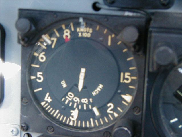 Fokker 100 (N26AZ) - Mach Meter coming up to 1.0 (Mach 1) @ FL370