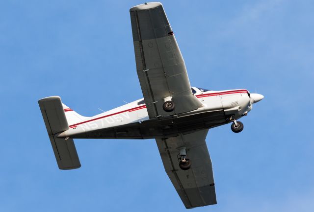 Piper Cherokee (N5705V)