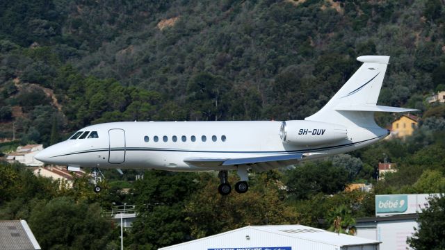 Dassault Falcon 2000 (9H-DUV)