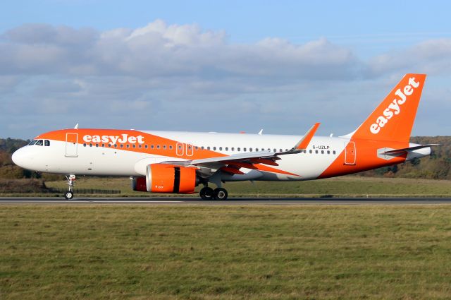 Airbus A320neo (G-UZLP) - Landing on rwy 25 on 17-Nov-23 operating flight EZY2644 from BIKF.