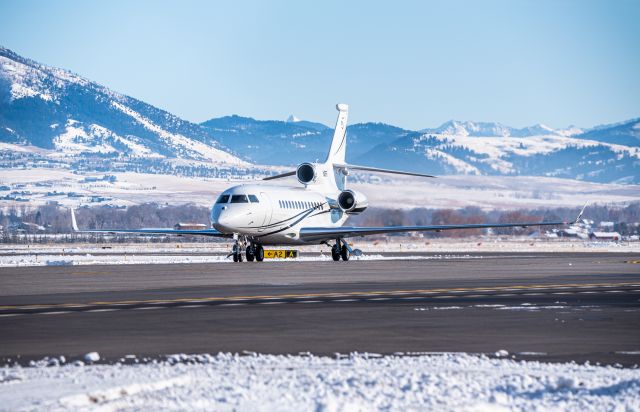 Dassault Falcon 7X (N45FF) - Nice Falcon 7X taxi at KBZN