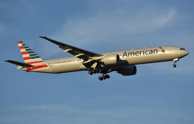 BOEING 777-300ER (N736AT) - Arriving to DFW during the golden hour of the evening.