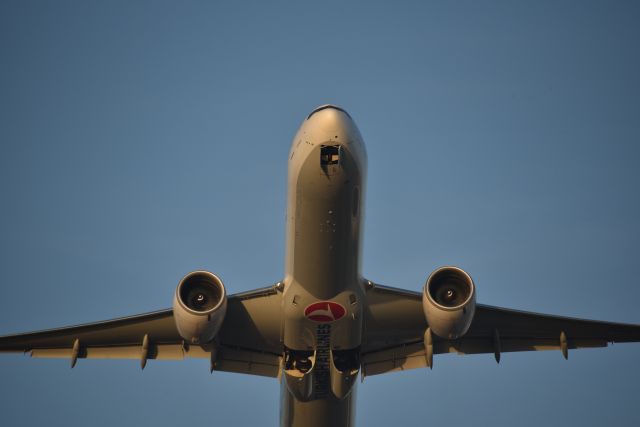 BOEING 777-300ER (TC-JJU) - Taken 23 Aug 2019