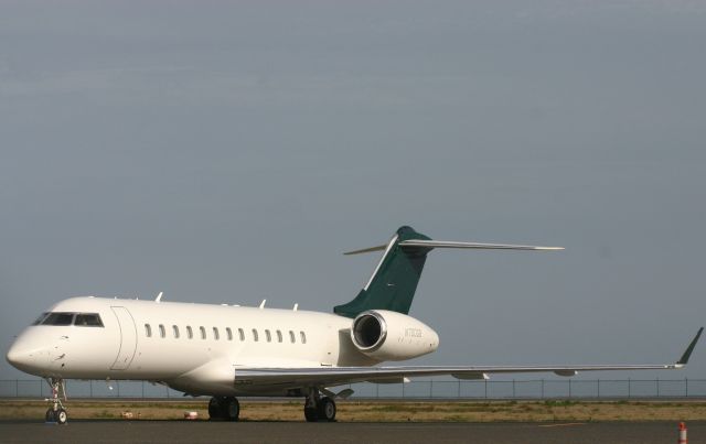 Bombardier Global Express (N700GB)