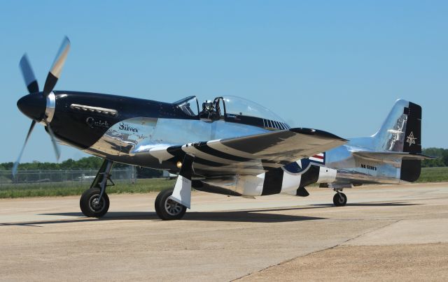 North American P-51 Mustang (NL51HY)