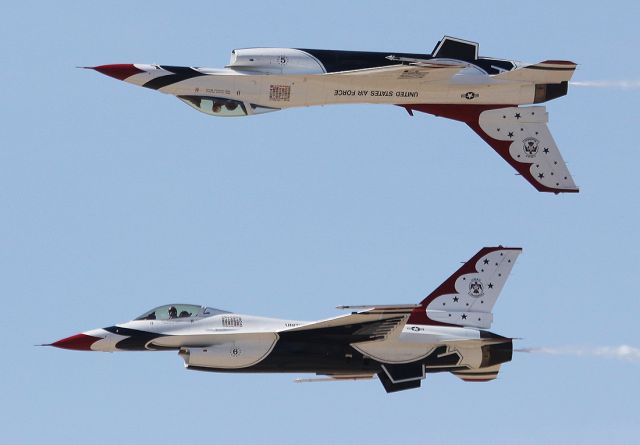 Lockheed F-16 Fighting Falcon — - Thunderbirds, Luke AFB, Arizona