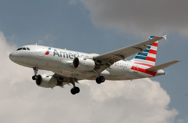 Airbus A319 (N753US) - American Airlines / Airbus A319-112 / MSN 1326 / N753US / 07/2020