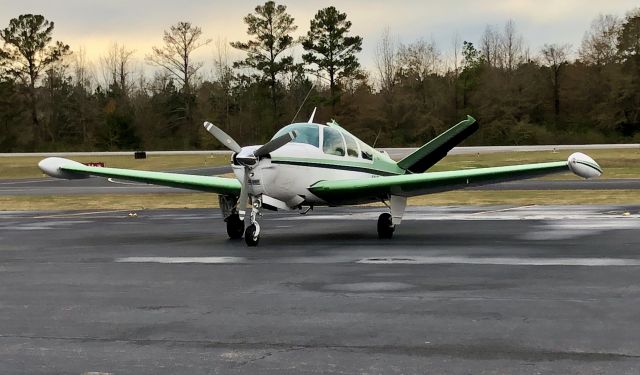 Beechcraft 35 Bonanza (N126H)