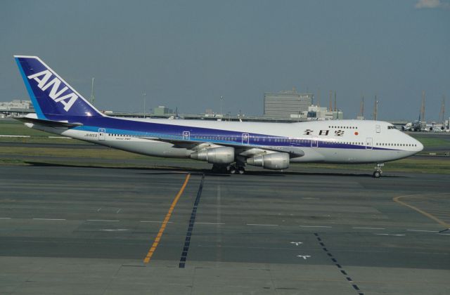 BOEING 747SR (JA8159) - Taxing at Tokyo-Haneda Intl Airport on 1993/10/24