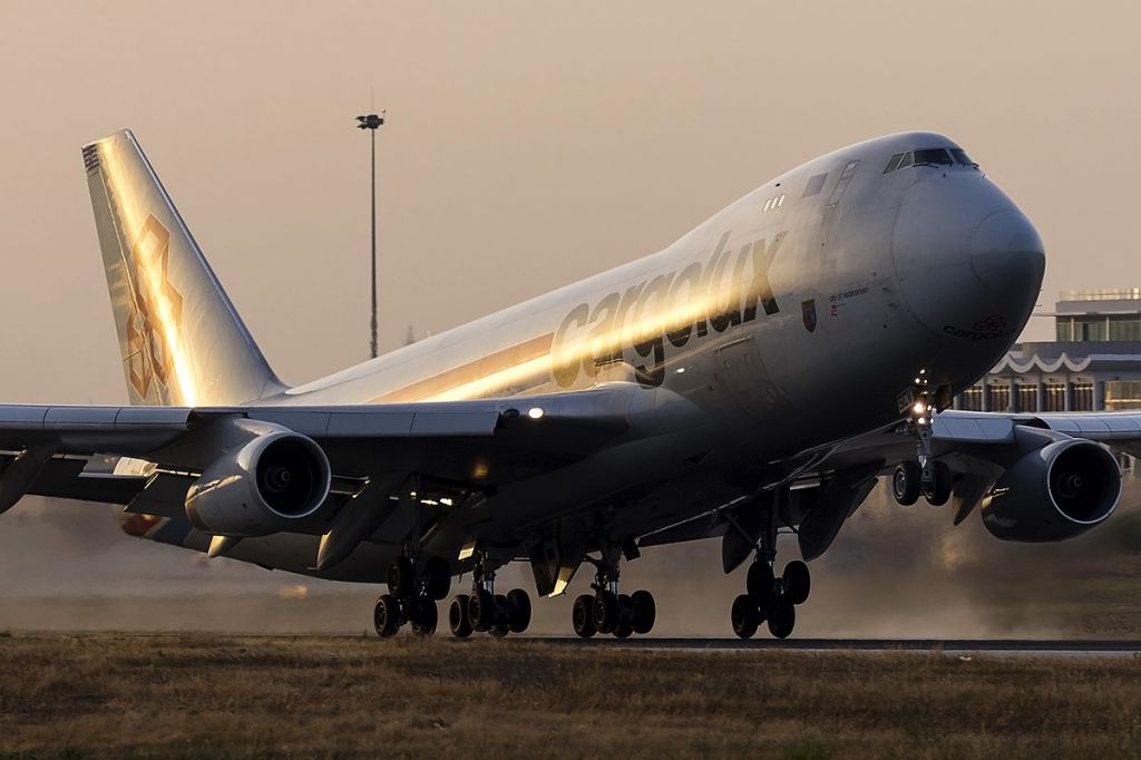 Boeing 747-400 (LX-SCV)