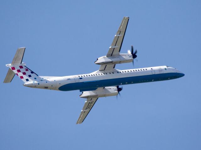 de Havilland Dash 8-400 (9A-CQC) - Departure runway 29.