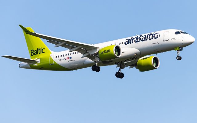 Airbus A220-300 (YL-ABE)