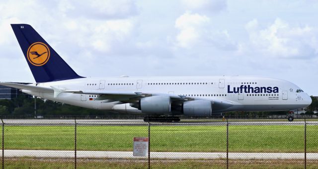 Airbus A380-800 (D-AIMA)