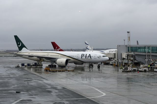 BOEING 777-200LR (AP-BGZ) - PIA711/712 as seen from the Airtrain at JFK