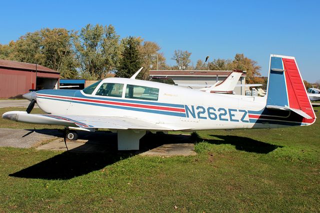 Mooney M-20 Turbo (N262EZ)