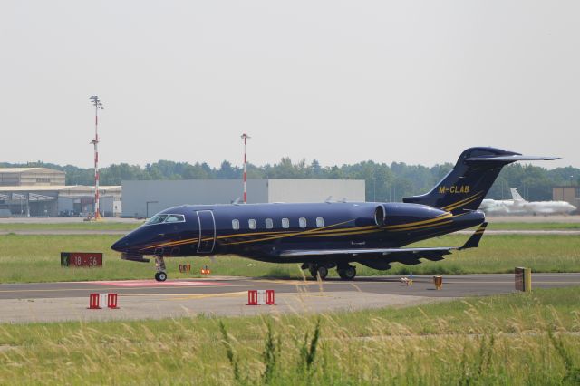 Bombardier Challenger 300 (M-CLAB) - 28-05-2016, CHAMPIONS FINAL, TAXIING TO LINATE-ATA