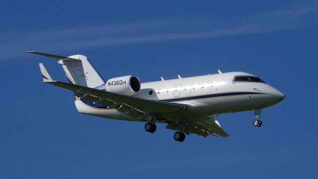 Canadair Challenger (N436DM)