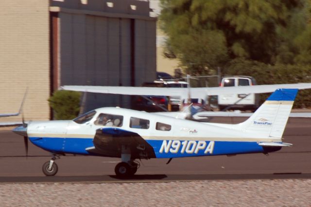 Piper Cherokee (N910PA)