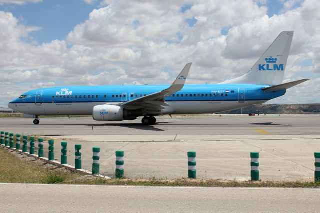 Boeing 737-800 (PH-BXF)